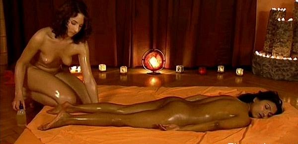  Girlfriends Love The Feel Of Massage